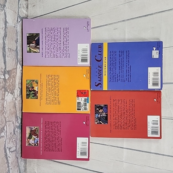Vintage 90s The  Saddle Club Paperback Novels Set of 5 - Picture 5 of 9